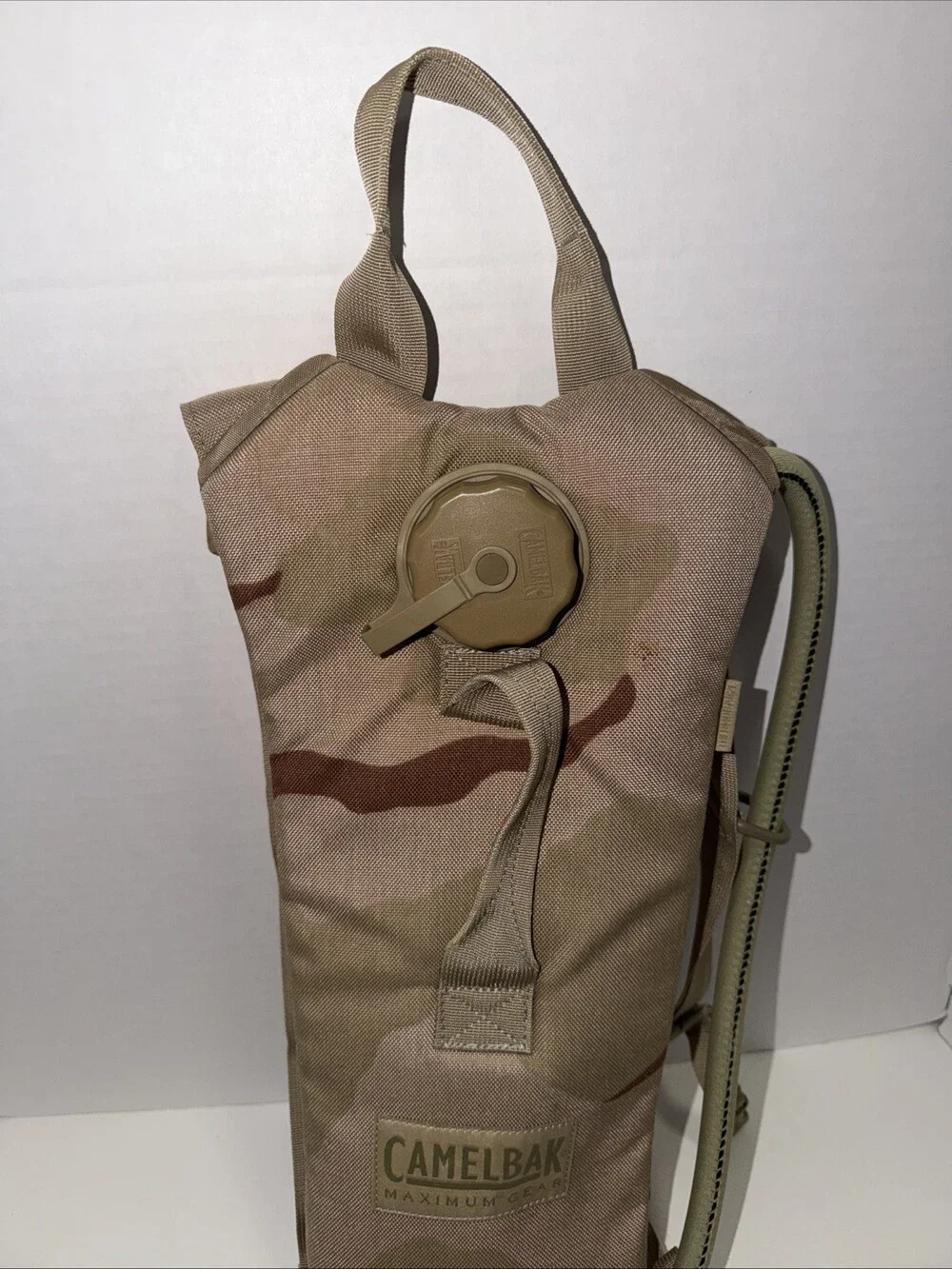 CamelBak Maximum Gear 2L 70oz Desert Camo Water Hydration Pack W/ Bladder